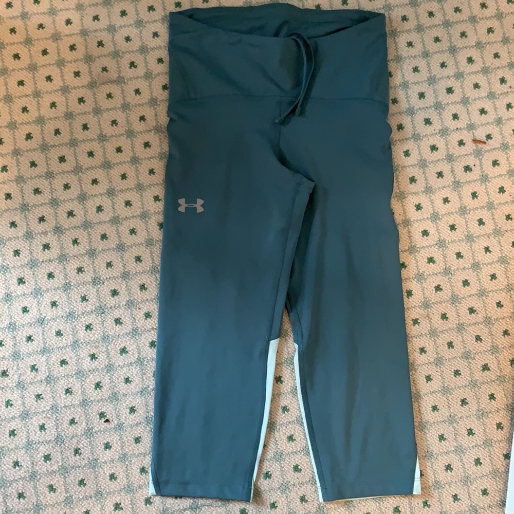 Under Armor, Women’s Small, Color Teal, Great Condition